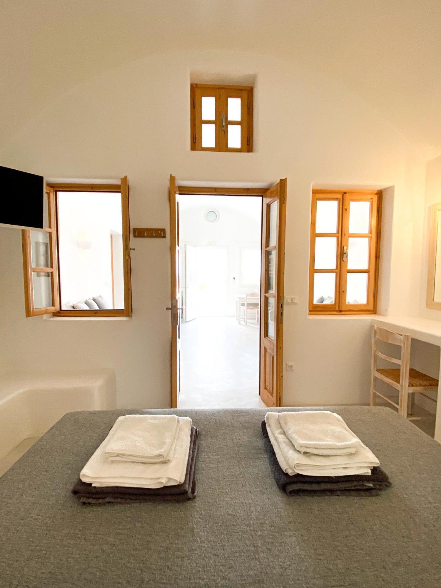 Villas Scirocco ฟิรา ภายนอก รูปภาพ